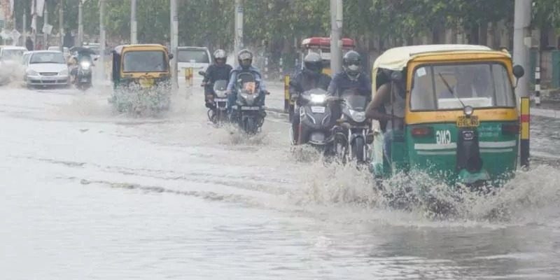 राजधानी लखनऊ समेत मूसलाधार बारिश से कई ज़िलों में जनजीवन प्रभावित