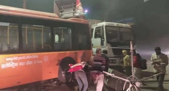 कानपुर में 6 लोगों को बेकाबू इलेक्ट्रिक बस ने रौंदा