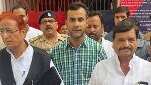 आज़म खान आये सीतापुर जेल से बाहर, किया शिवपाल ने स्वागत