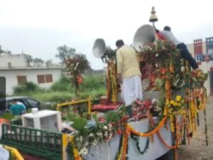 मेरठ में जगन्नाथ रथ यात्रा के दौरान बड़ा हादसा, हाईटेंशन लाइन की चपेट में आया रथ, एक की मौत, कई झुलसे