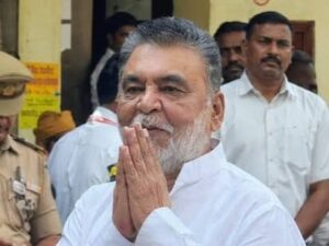 कमलेश पाठक को हाईकोर्ट से राहत, रंगदारी मामले की कार्रवाई पर फिलहाल रोक